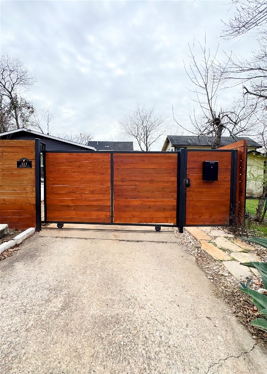 115 Frederick Street Austin, TX 78704 - Photo 2 of 40