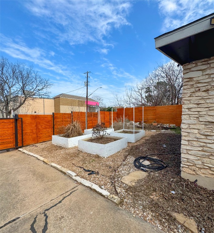 115 Frederick Street Austin, TX 78704 - Photo 4 of 40