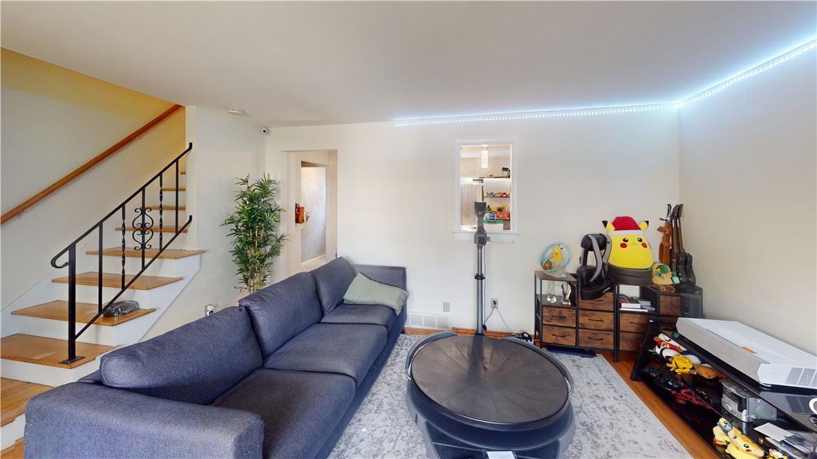 294 Barrington Street Rochester, NY 14607 - Photo 4 of 8