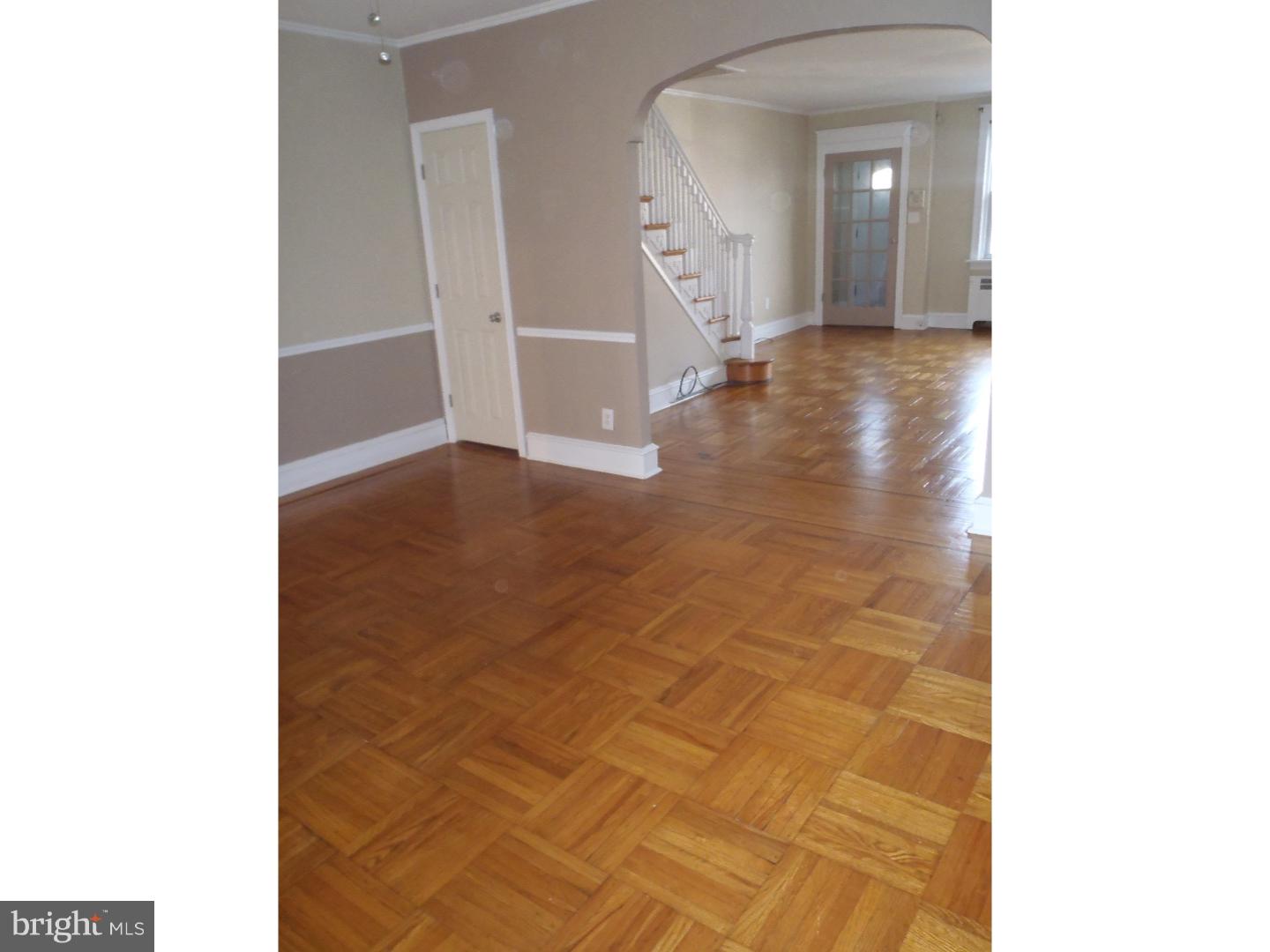 7360 Rugby Street Philadelphia, PA 19138 - Photo 6 of 25 Living Room