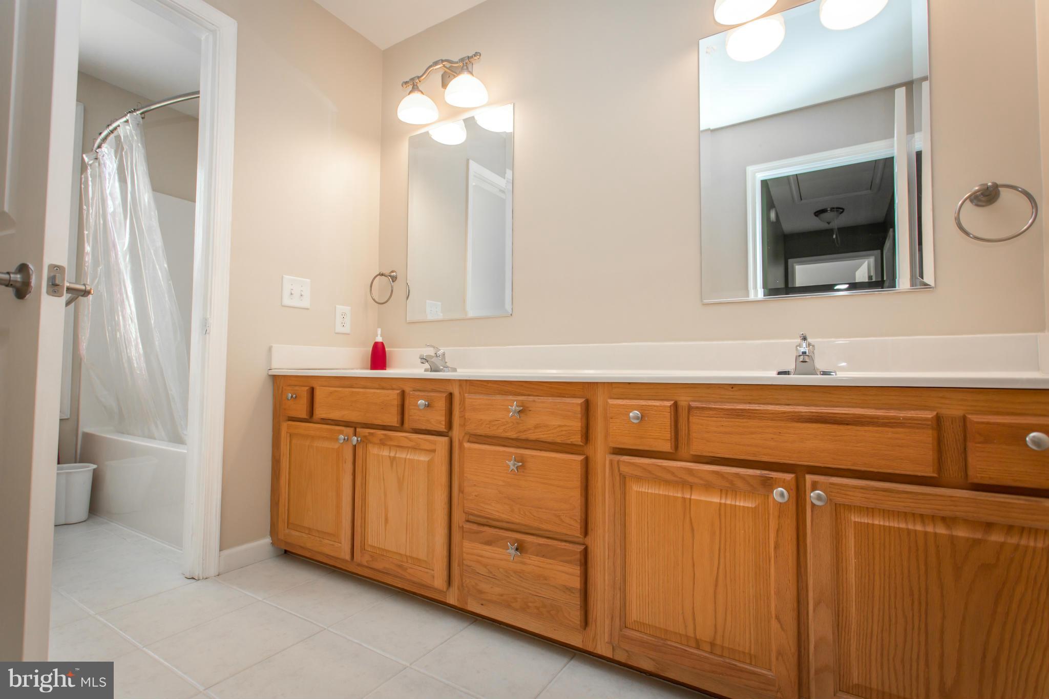 13604 Spriggs Road Manassas, VA 20112 - Photo 17 of 28 Bath