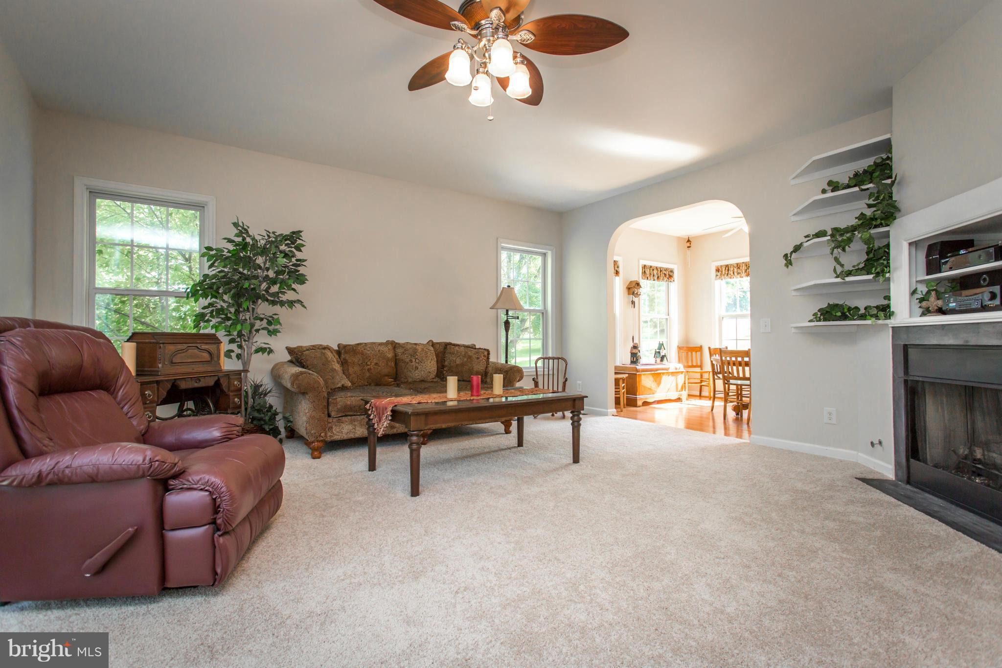 13604 Spriggs Road Manassas, VA 20112 - Photo 3 of 28 Family Room