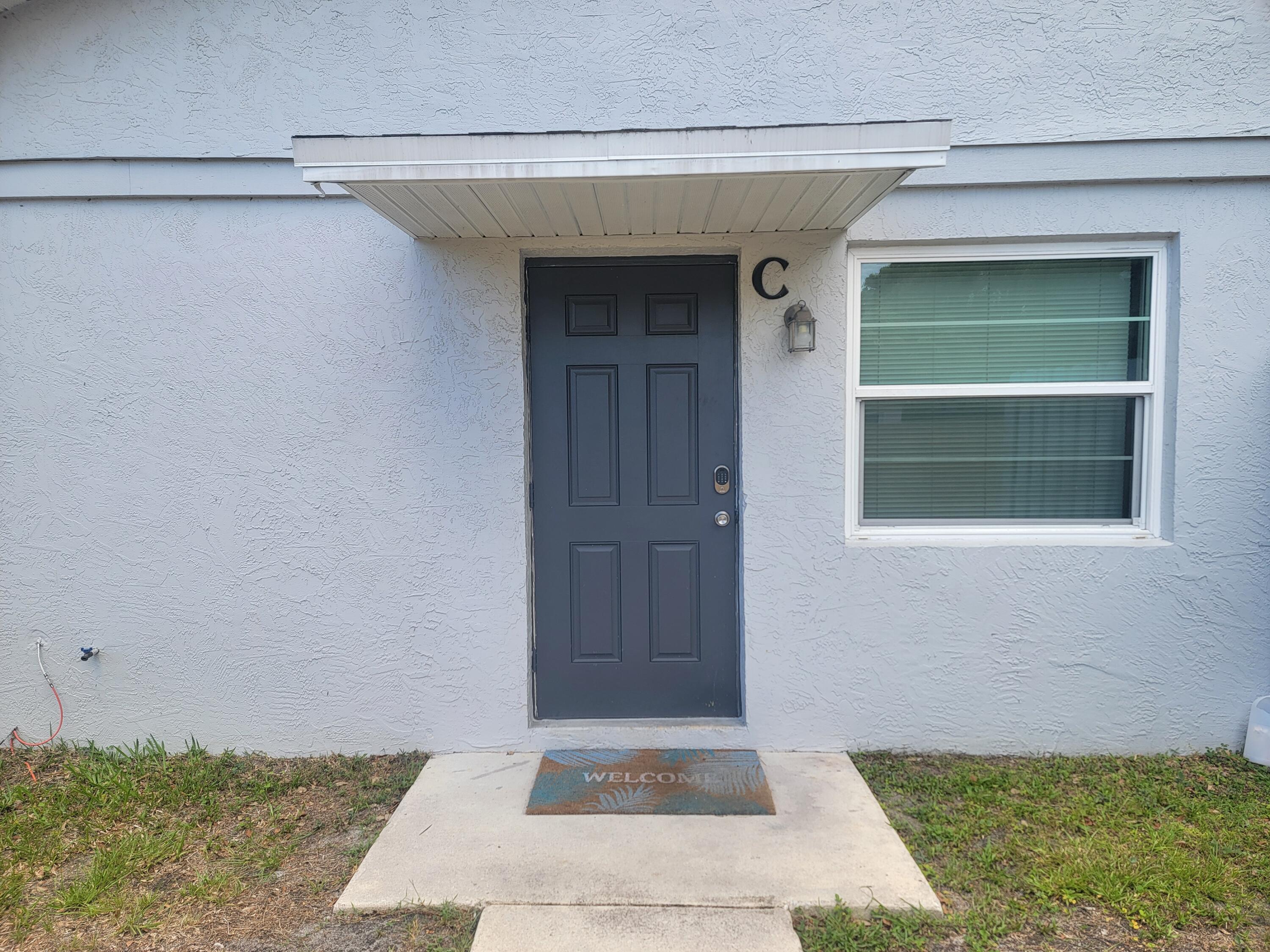 2001 Oleander Boulevard, Unit C Fort Pierce, FL 34950 - Photo 2 of 10 Exterior front