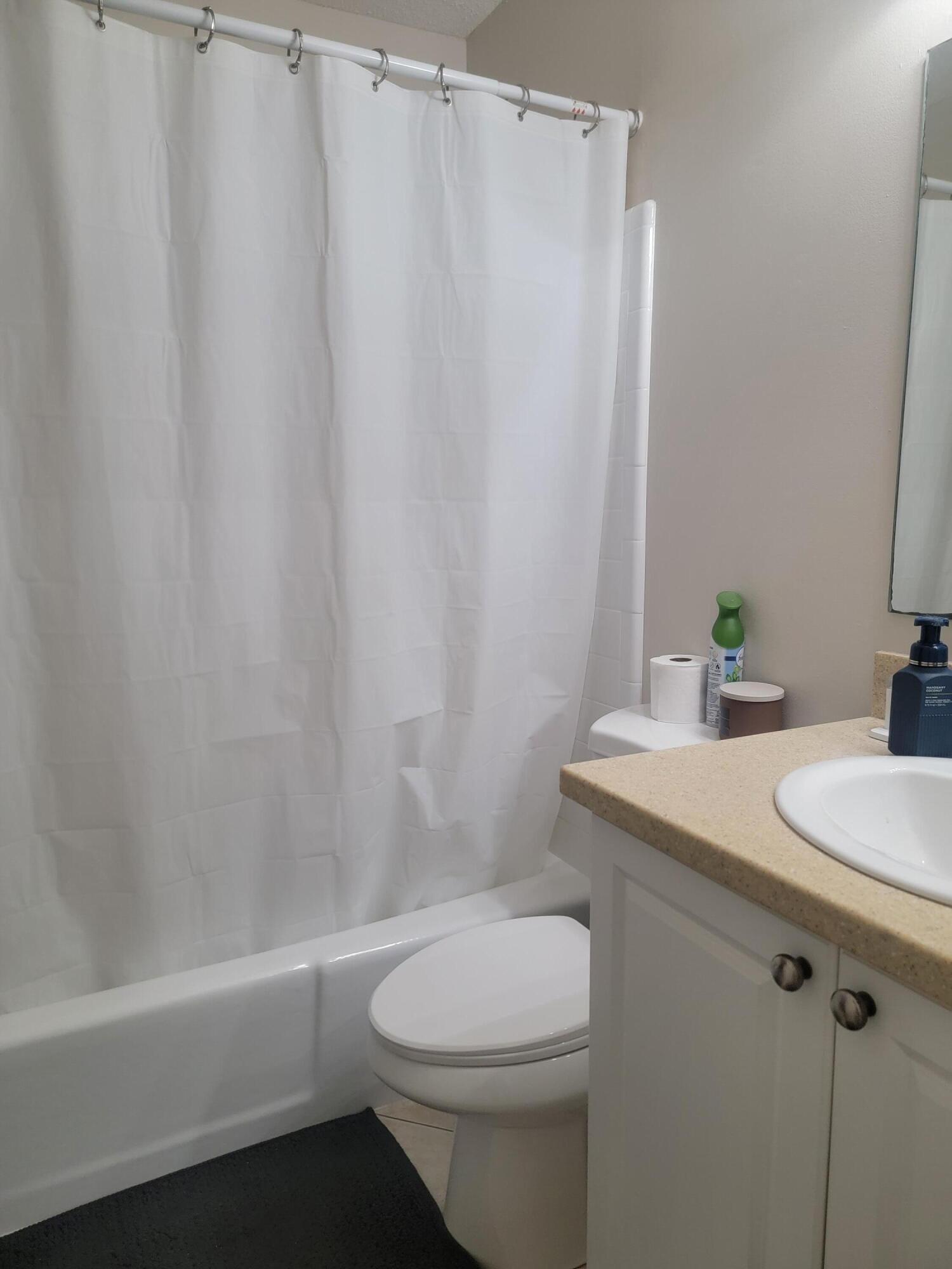 2001 Oleander Boulevard, Unit C Fort Pierce, FL 34950 - Photo 8 of 10 20250614_140427