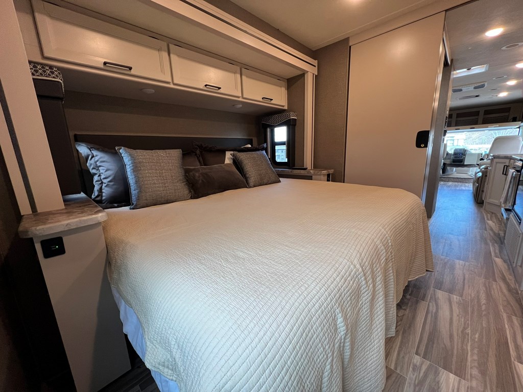 62 Waterside Blue Ridge Morganton, GA 30560 - Photo 26 of 38 a bed room with a bed