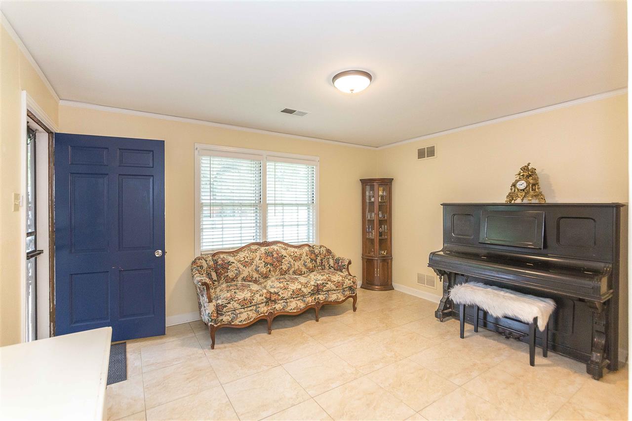 5037 Dee Road Memphis, TN 38117 - Photo 11 of 24