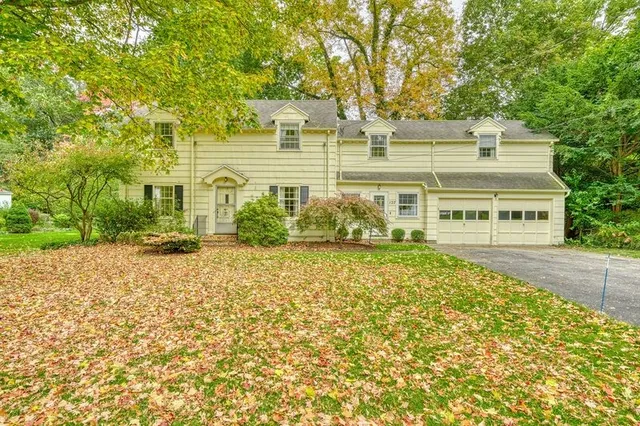 $399,900 | 127 Collingsworth Drive, Penfield, NY 14625