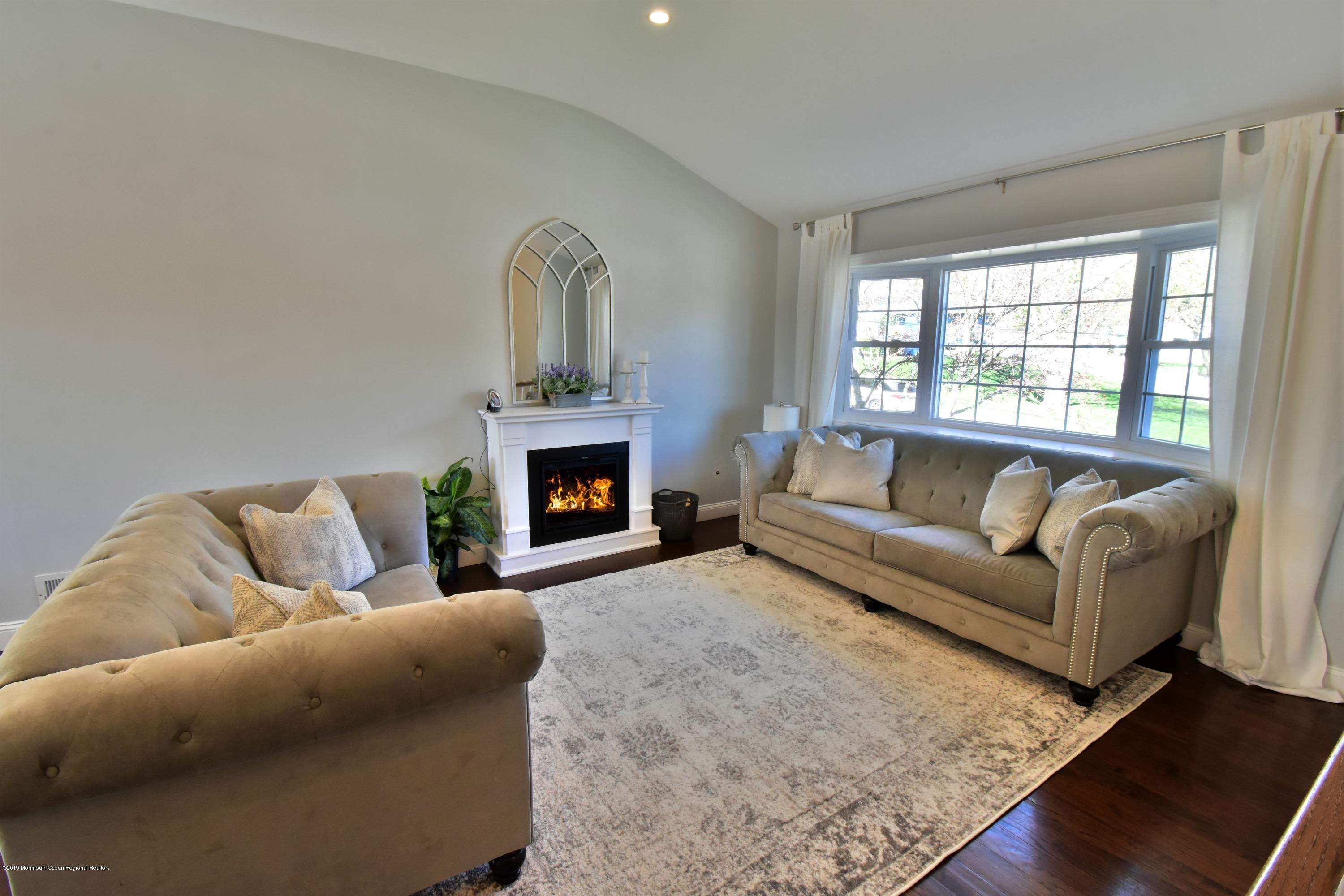 15 Lexington Road Howell, NJ 07731 - Photo 2 of 15 Living Room