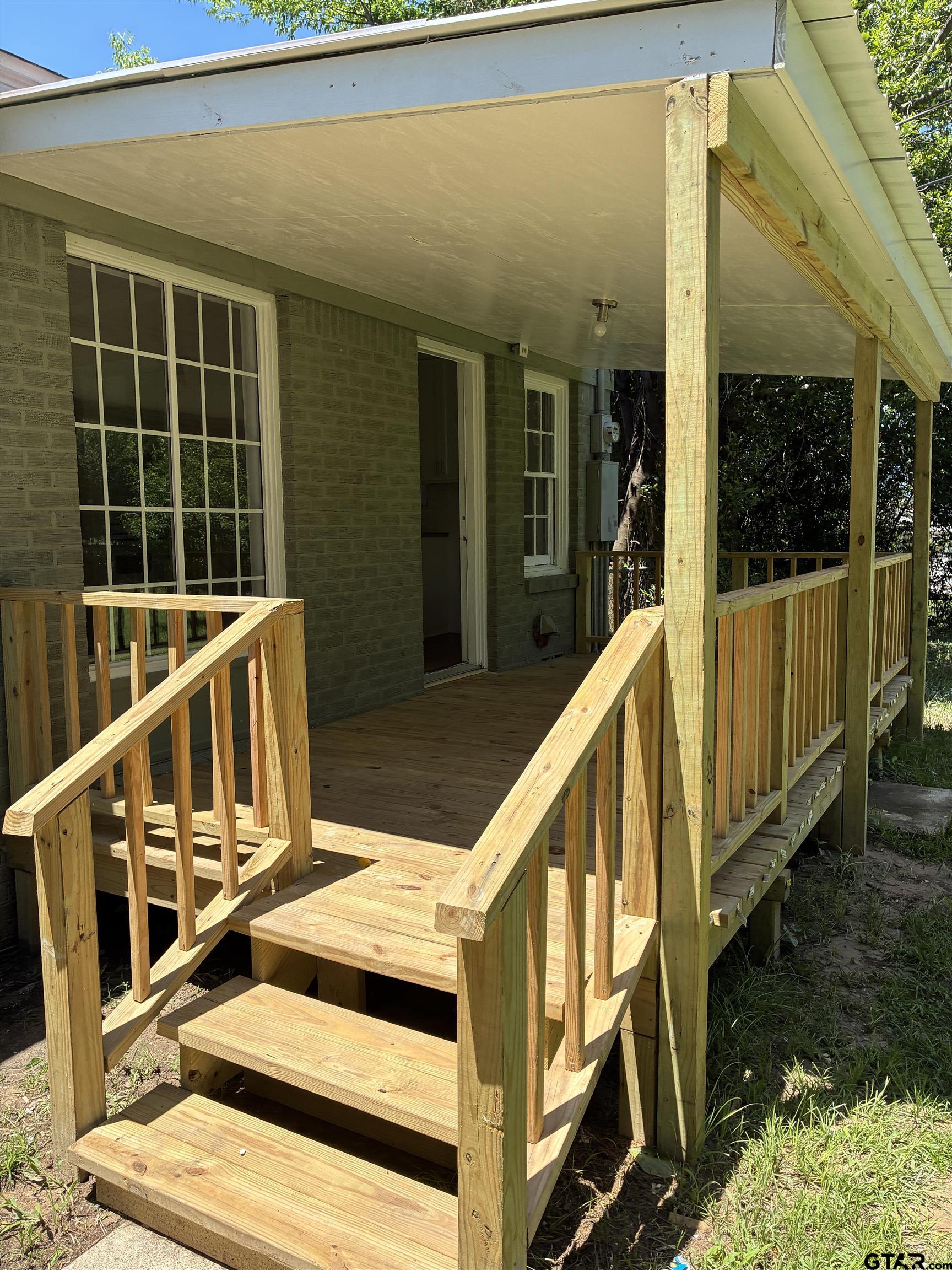 811 West 5th Street Tyler, TX 75701 - Photo 19 of 26 a view of balcony with staircase
