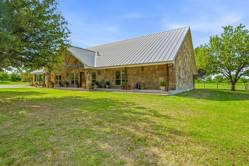 2548 Fm 1496 Dublin, TX 76446 - Photo 2 of 40 a front view of house with yard