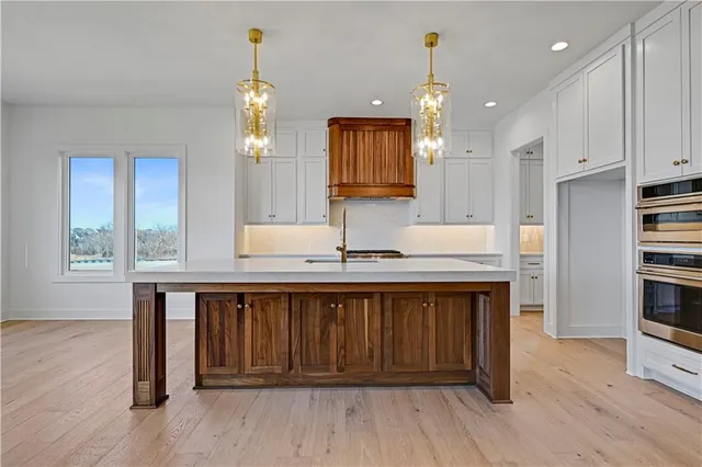 $1,071,319 | 17308 Earnshaw Street, Overland Park, KS 66221