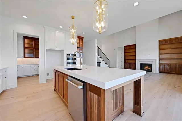 $1,071,319 | 17308 Earnshaw Street, Overland Park, KS 66221