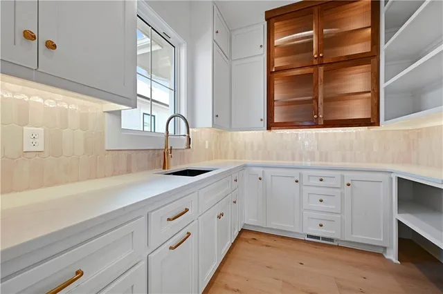 $1,071,319 | 17308 Earnshaw Street, Overland Park, KS 66221