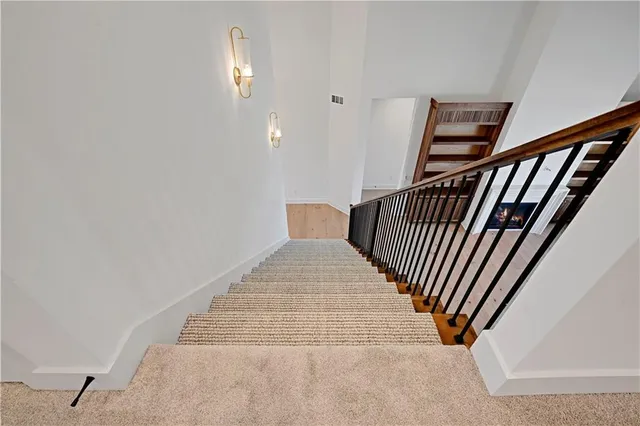 $1,071,319 | 17308 Earnshaw Street, Overland Park, KS 66221