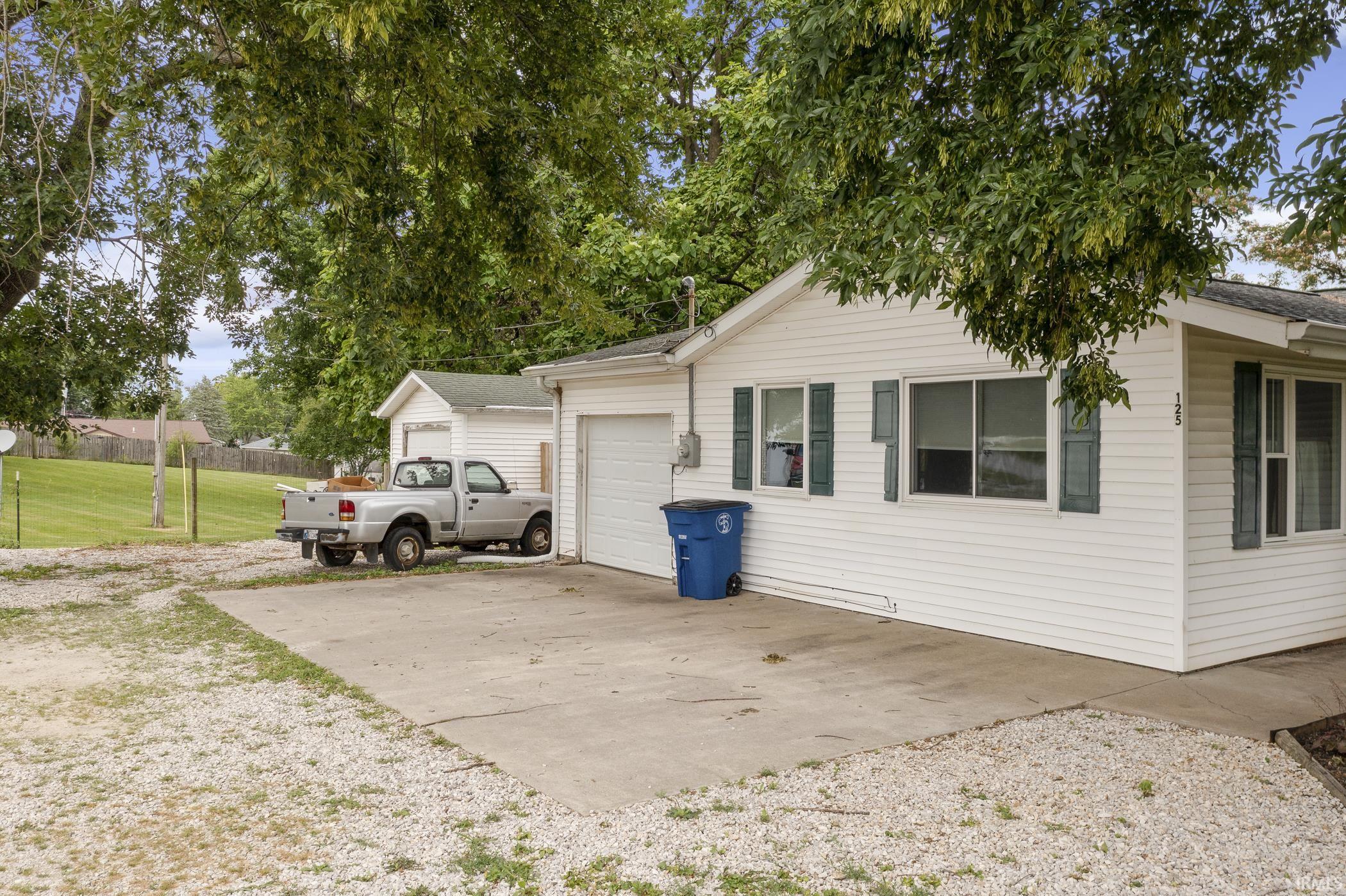 125 East State Road Mitchell, IN 47446 - Photo 3 of 28
