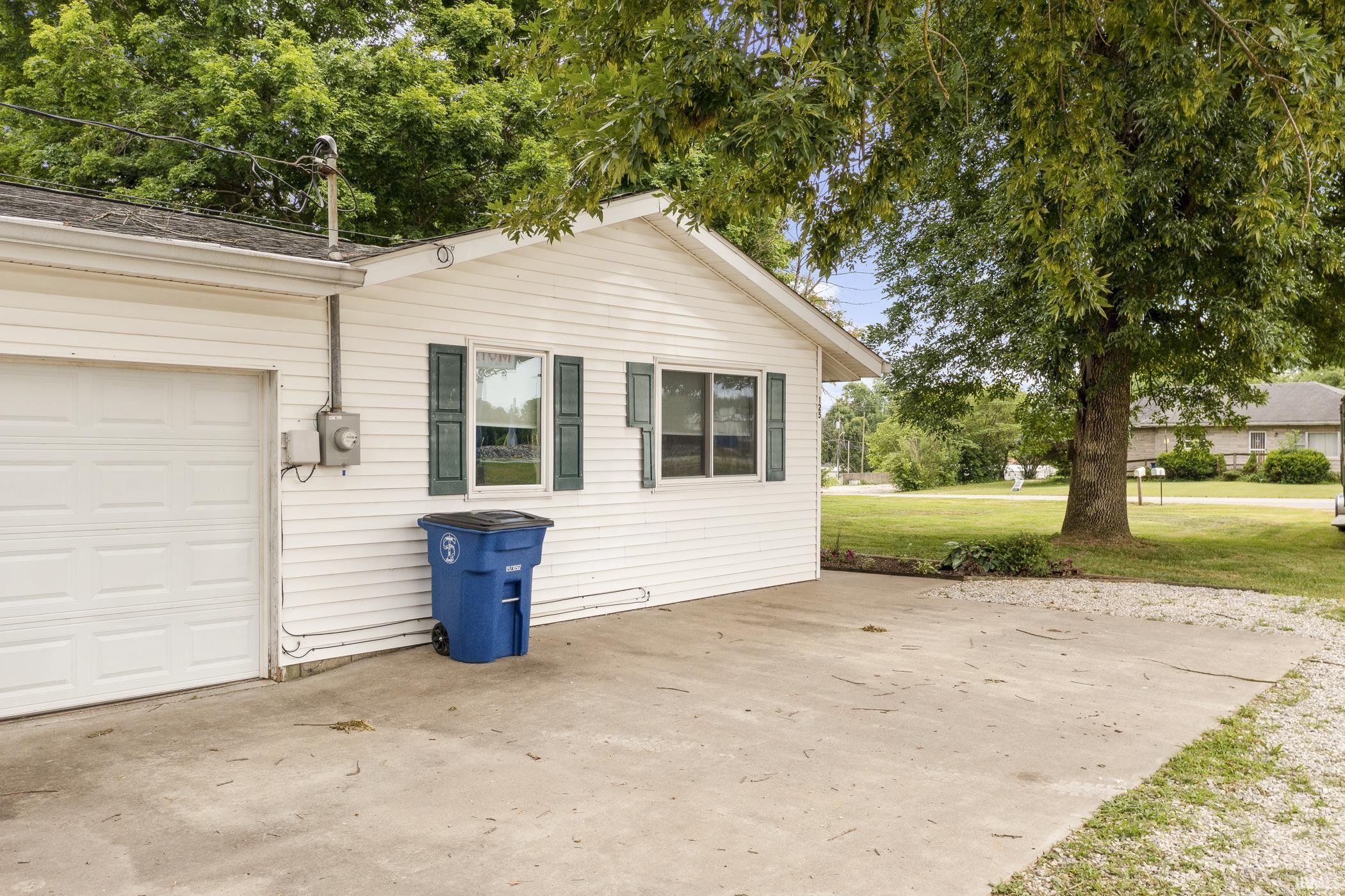 125 East State Road Mitchell, IN 47446 - Photo 4 of 28