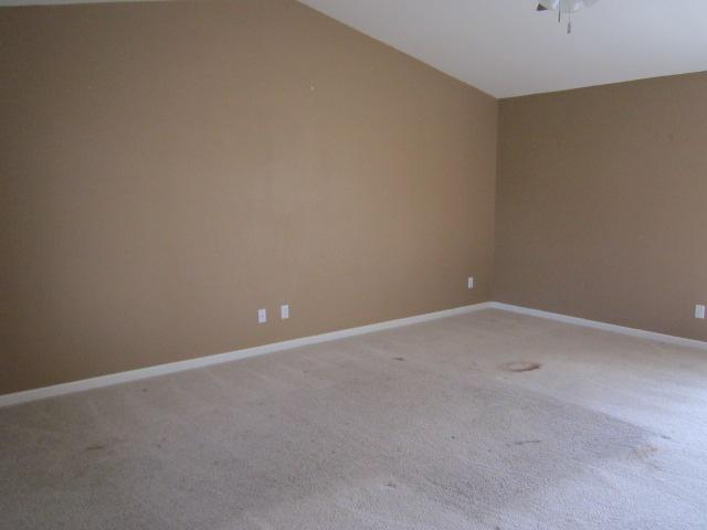 413 East Huntsman Avenue Reedley, CA 93654 - Photo 4 of 19 Gallery Image 4