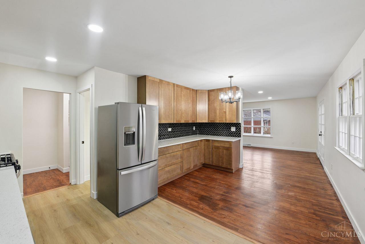357 Meadowcrest Road Cincinnati, OH 45231 - Photo 14 of 61