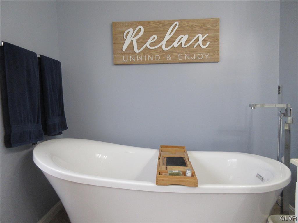 886 Merrivale Road Bethlehem, PA 18017 - Photo 31 of 34 Large soaking tub