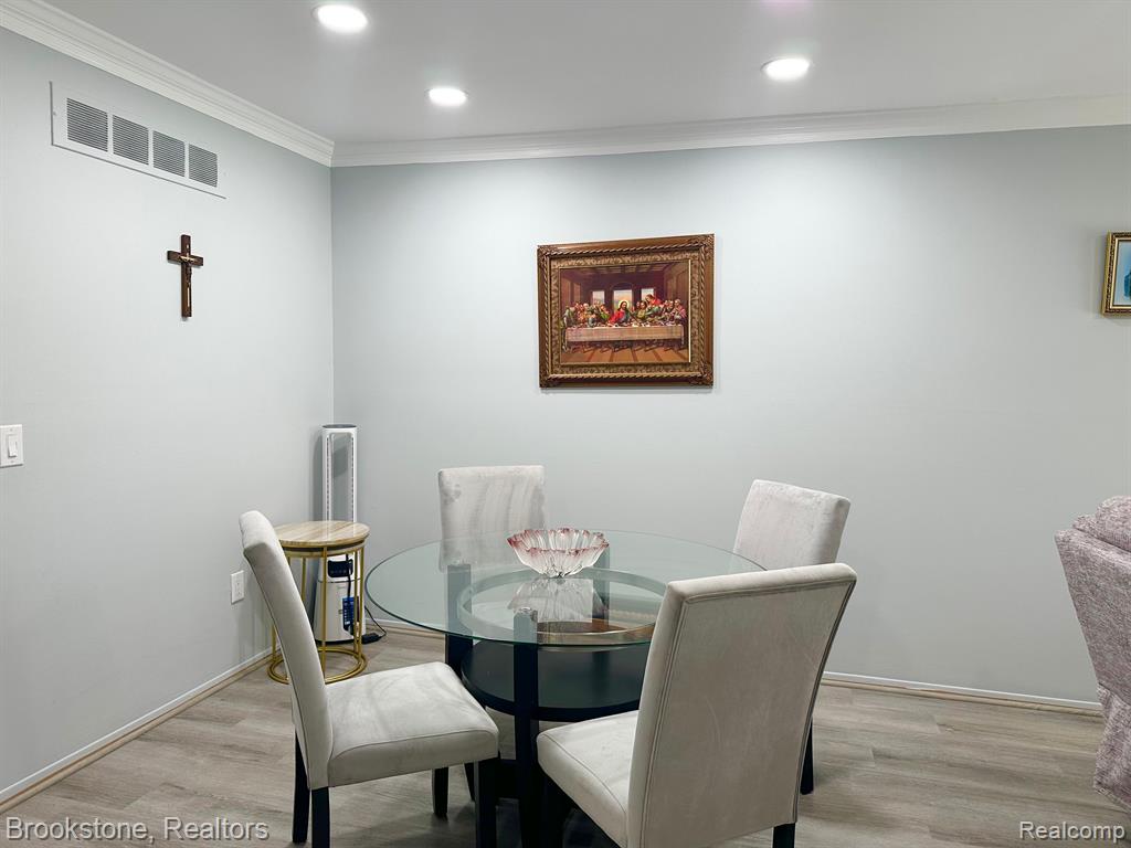 632 Tennyson Rochester Hills, MI 48307 - Photo 13 of 34