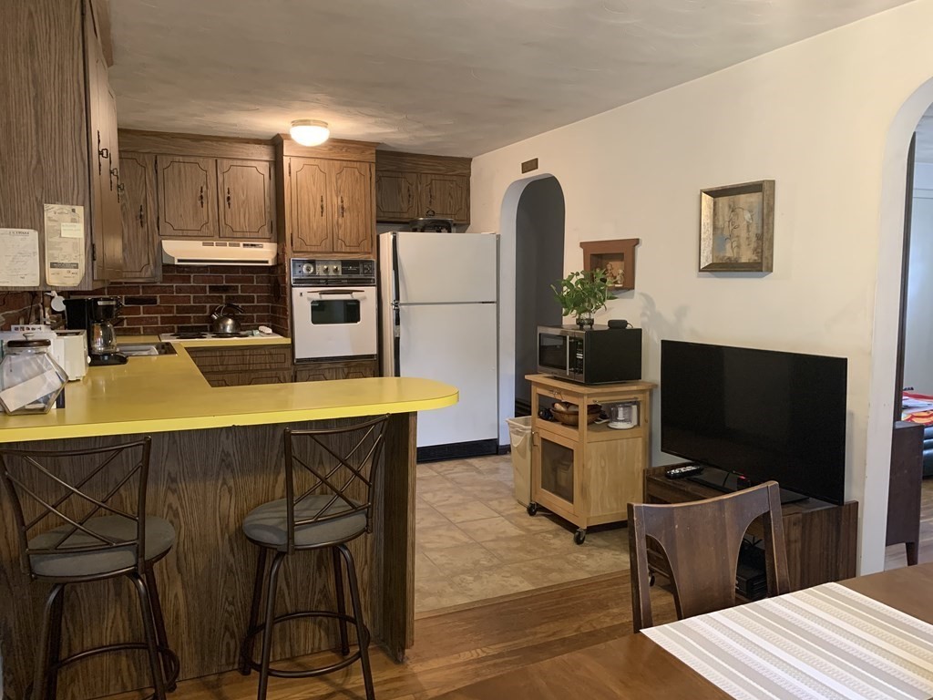 115 Lexington Road Billerica, MA 01821 - Photo 6 of 22