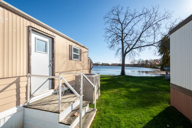 $75,000 | 416 South Cogswell Drive, Unit 18, Silver Lake, WI 53170