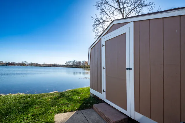 $75,000 | 416 South Cogswell Drive, Unit 18, Silver Lake, WI 53170