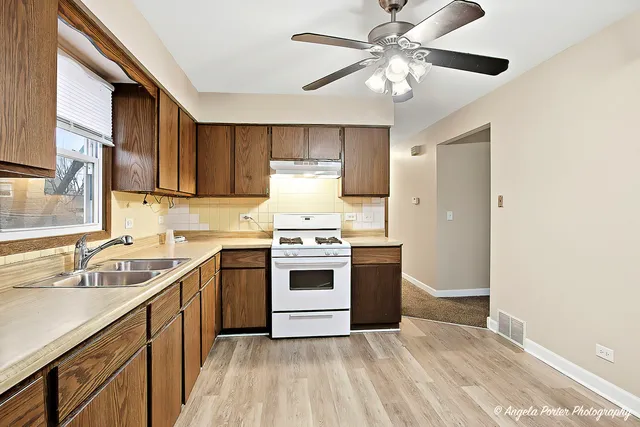 $295,000 | 1313 Cherokee Drive, Round Lake Beach, IL 60073