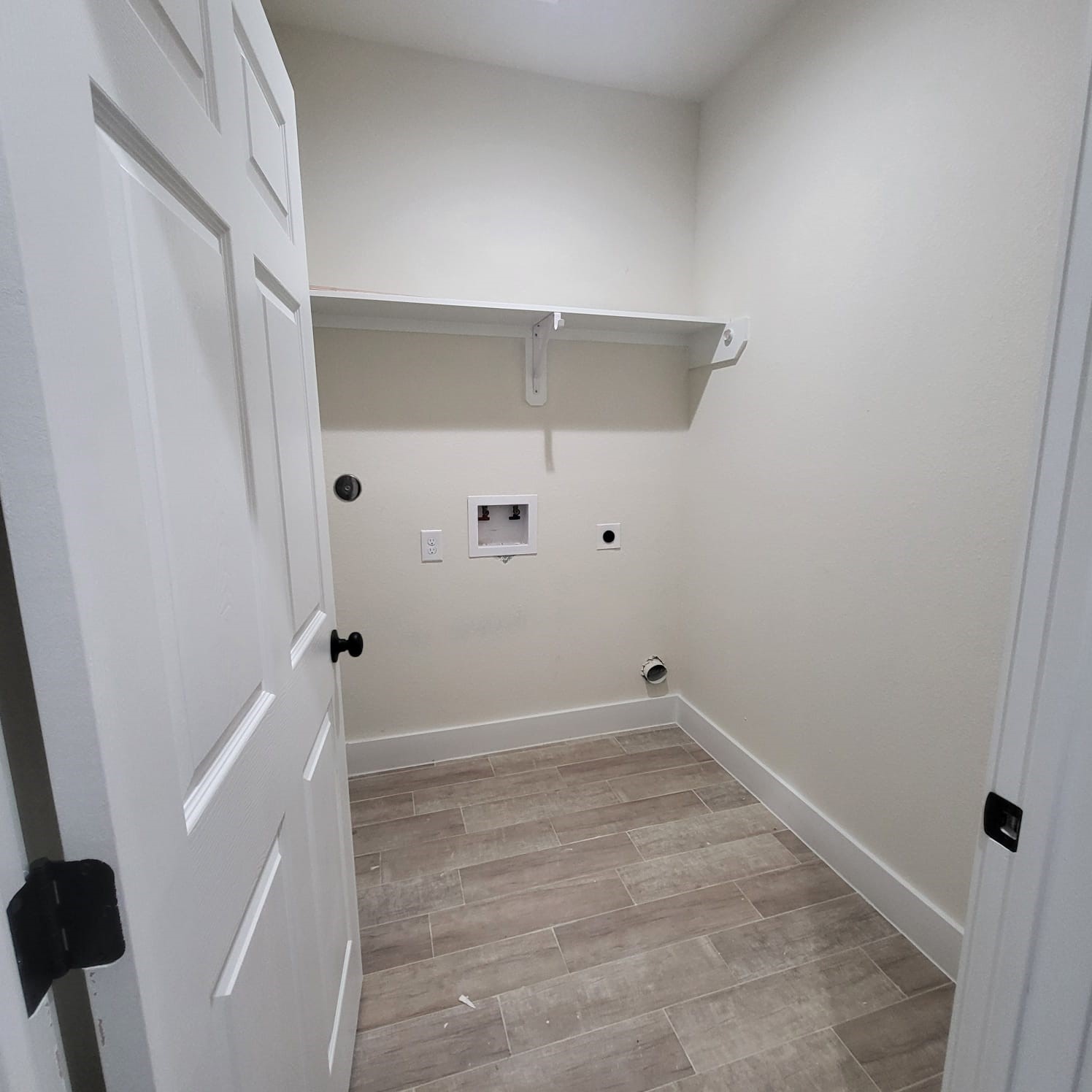 5608 Tommye Street, Unit B Houston, TX 77028 - Photo 8 of 10 a view of small space
