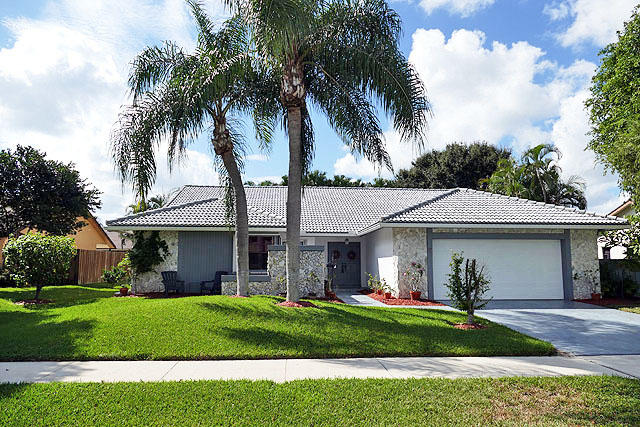 17291 Lake Park Road Boca Raton, FL 33487 - Photo 2 of 30 Exterior Front 2