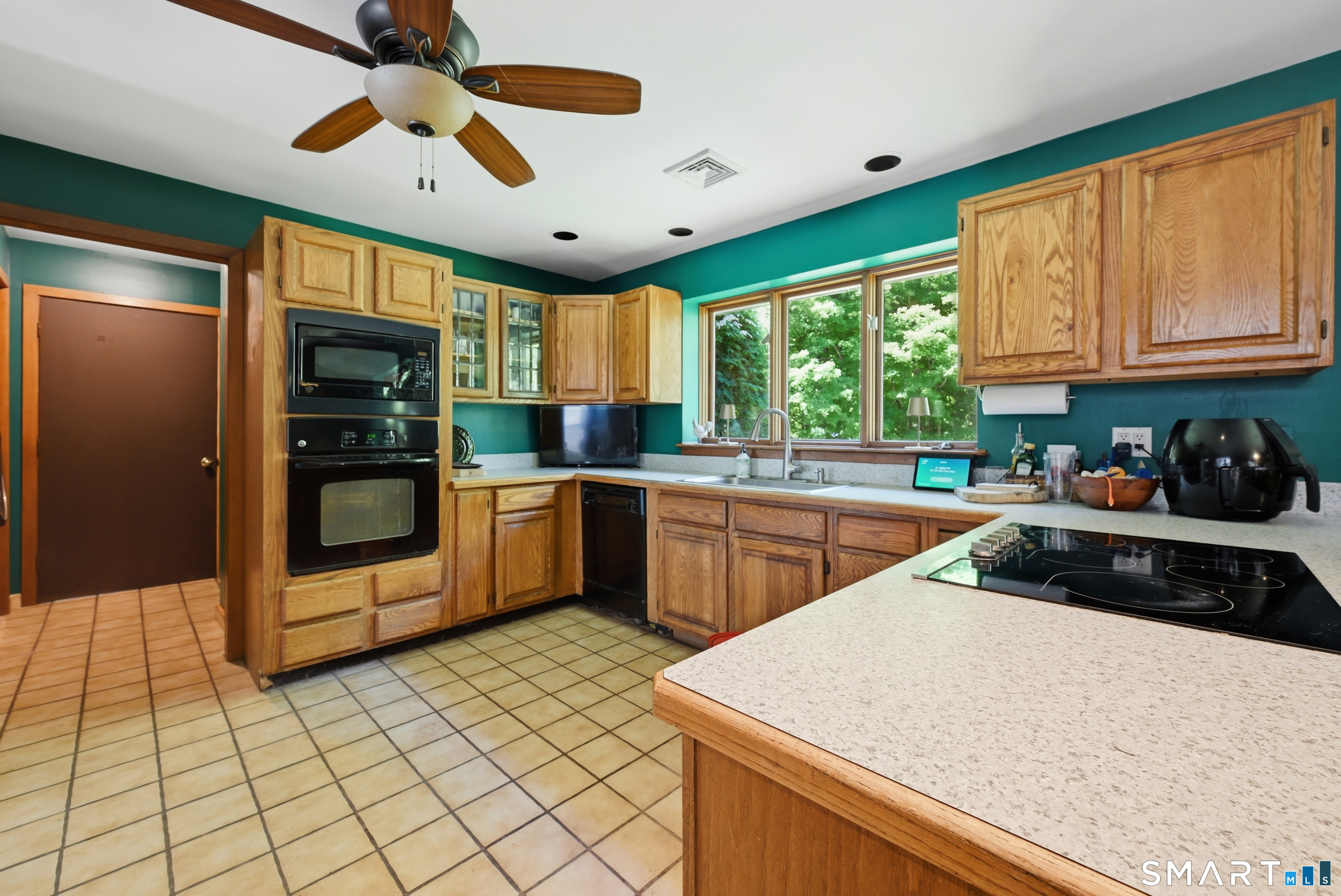 19 Hi Barlow Road Newtown, CT 06470 - Photo 13 of 40