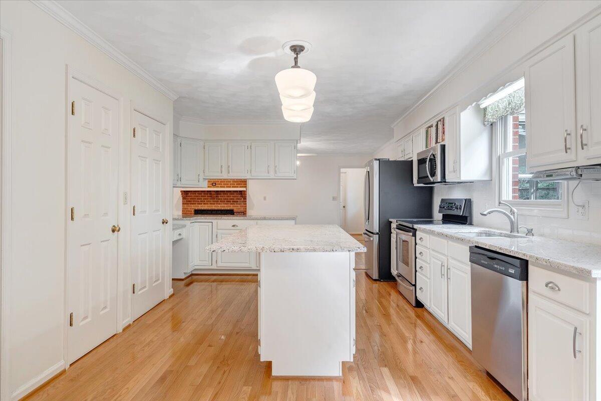 7031 Highfields Farm Trail Roanoke, VA 24018 - Photo 16 of 88 016-MIB07941