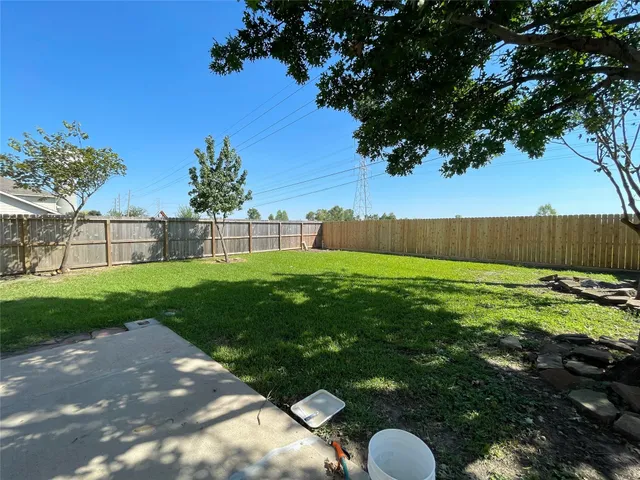 $1,975 | 15723 Crooked Arrow Drive, Sugar Land, TX 77498