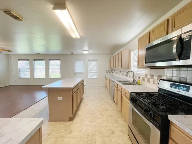 $1,975 | 15723 Crooked Arrow Drive, Sugar Land, TX 77498