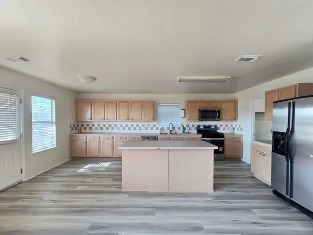 $1,975 | 15723 Crooked Arrow Drive, Sugar Land, TX 77498