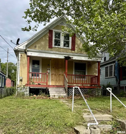$34,900 | 113 Northeast Rock Island Avenue, Peoria, IL 61603