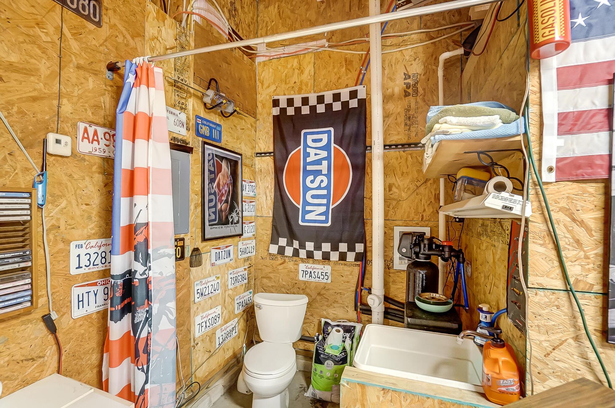 8205 Roberts Road Hilliard, OH 43026 - Photo 78 of 81 Shop- 1/2 bathroom