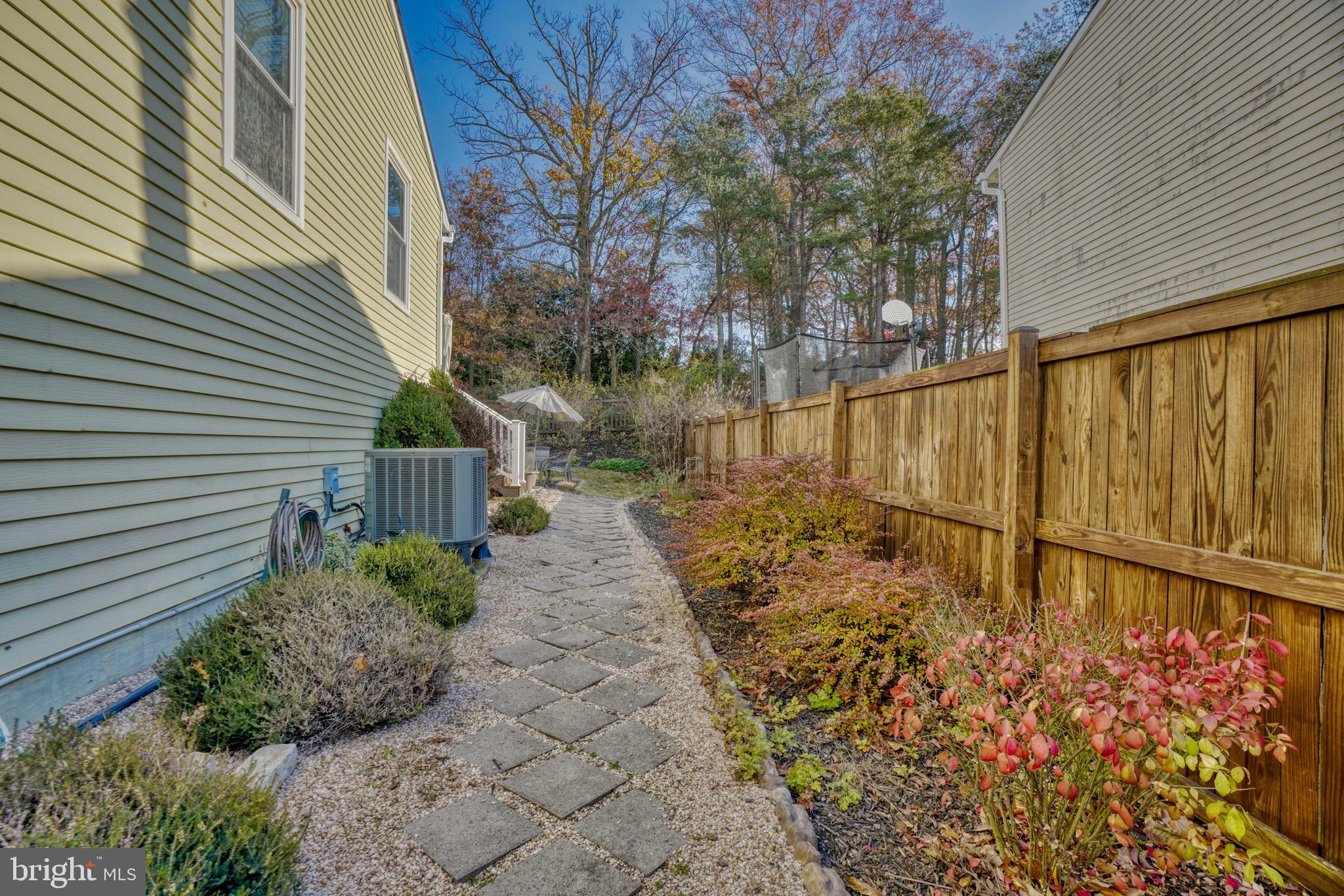 9013 Moonstone Road Nottingham, MD 21236 - Photo 31 of 39 Privacy fence