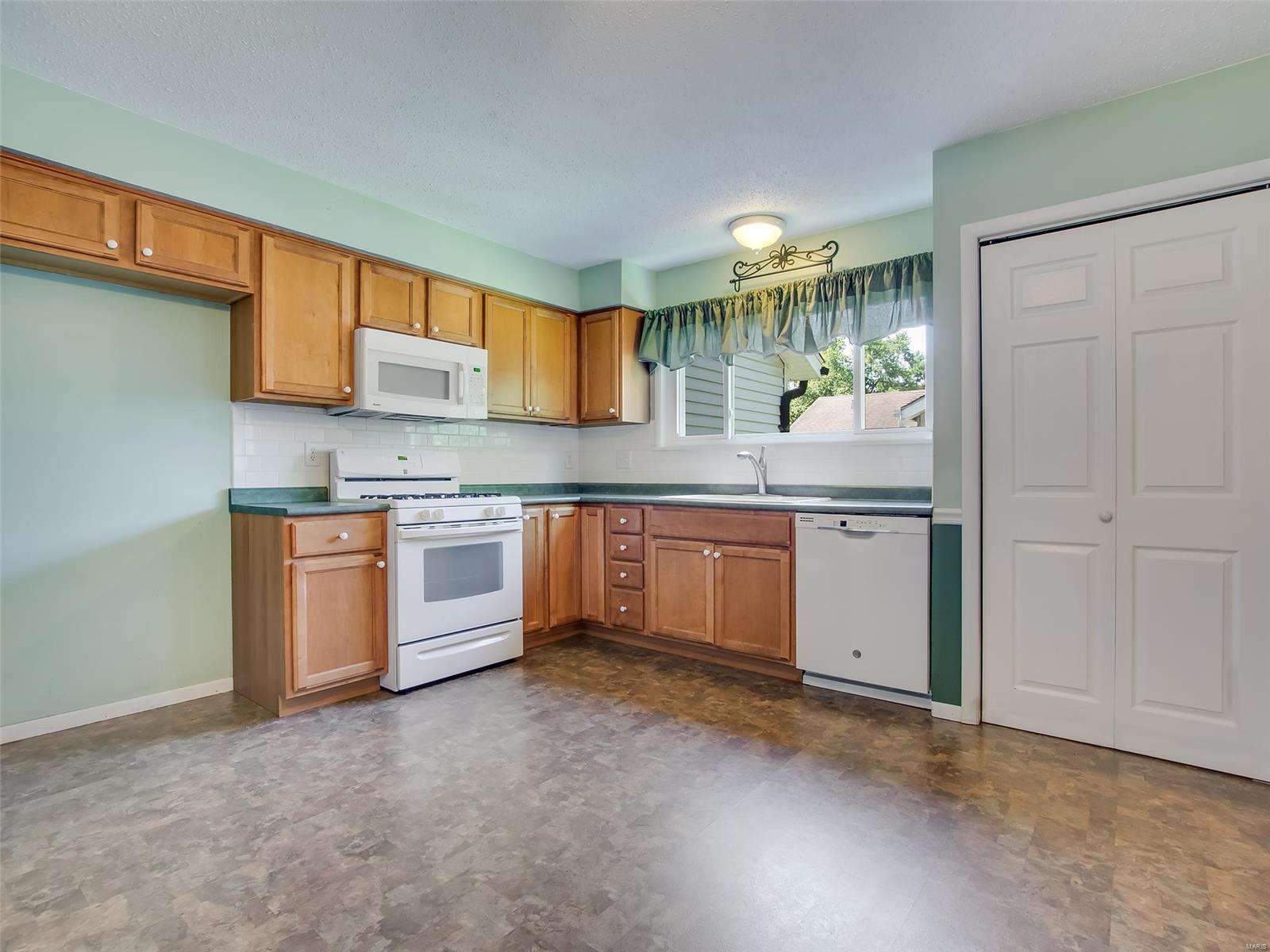 1343 Culpepper Ridge Drive Ballwin, MO 63021 - Photo 8 of 22 Gallery Image 8