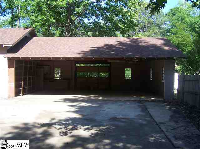 12 Donnan Road Taylors, SC 29687 - Photo 2 of 15 Gallery Image 2