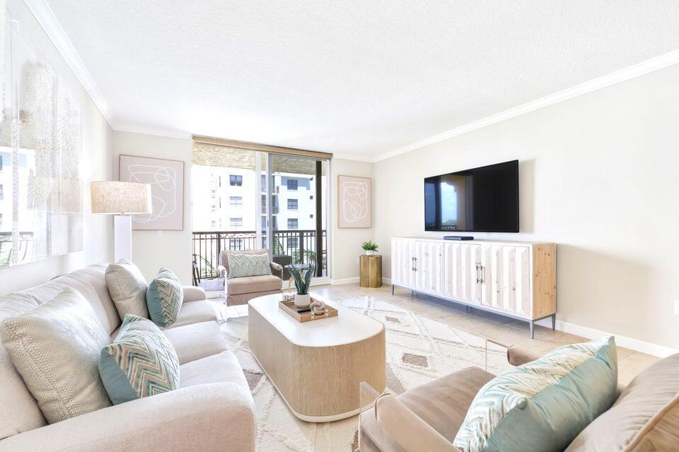 101 Plaza Real South, Unit 606 Boca Raton, FL 33432 - Photo 2 of 17 Furnished Living Room