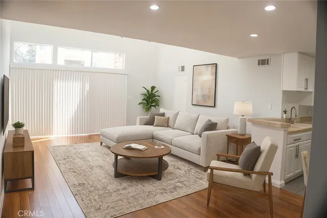 $2,800 | 5700 Etiwanda Avenue, Tarzana, CA 91356