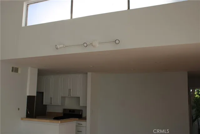 $2,800 | 5700 Etiwanda Avenue, Tarzana, CA 91356