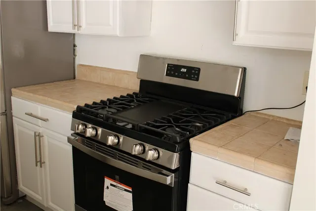 $2,800 | 5700 Etiwanda Avenue, Tarzana, CA 91356