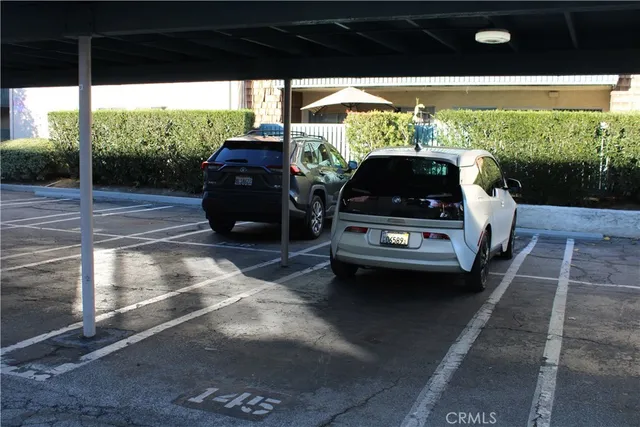 $2,800 | 5700 Etiwanda Avenue, Tarzana, CA 91356