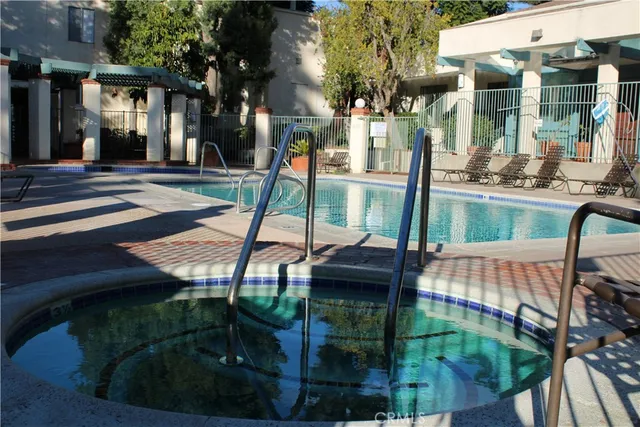 $2,800 | 5700 Etiwanda Avenue, Tarzana, CA 91356