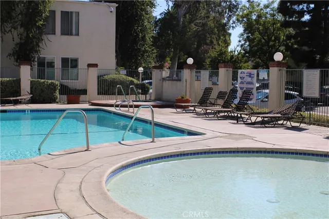 $2,800 | 5700 Etiwanda Avenue, Tarzana, CA 91356