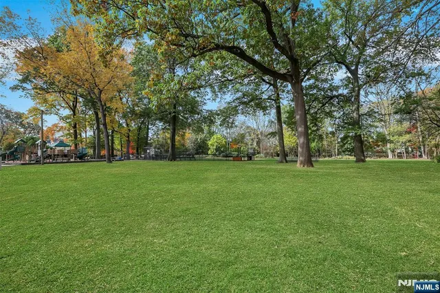 $999,000 | 1093 Sheridan Street, New Milford, NJ 07646