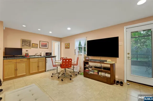 $999,000 | 1093 Sheridan Street, New Milford, NJ 07646