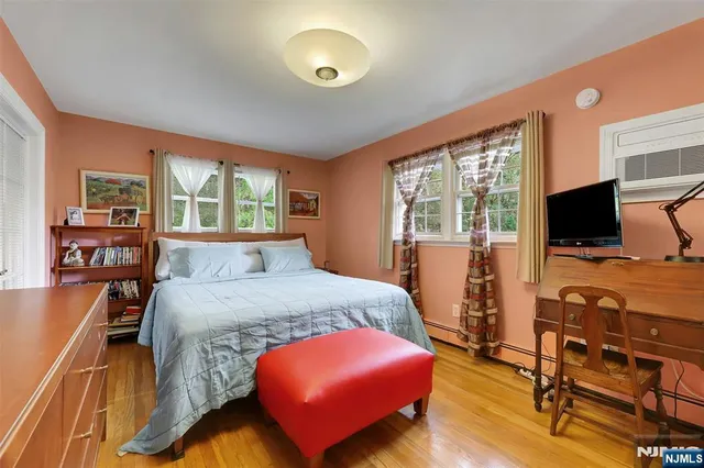 $999,000 | 1093 Sheridan Street, New Milford, NJ 07646